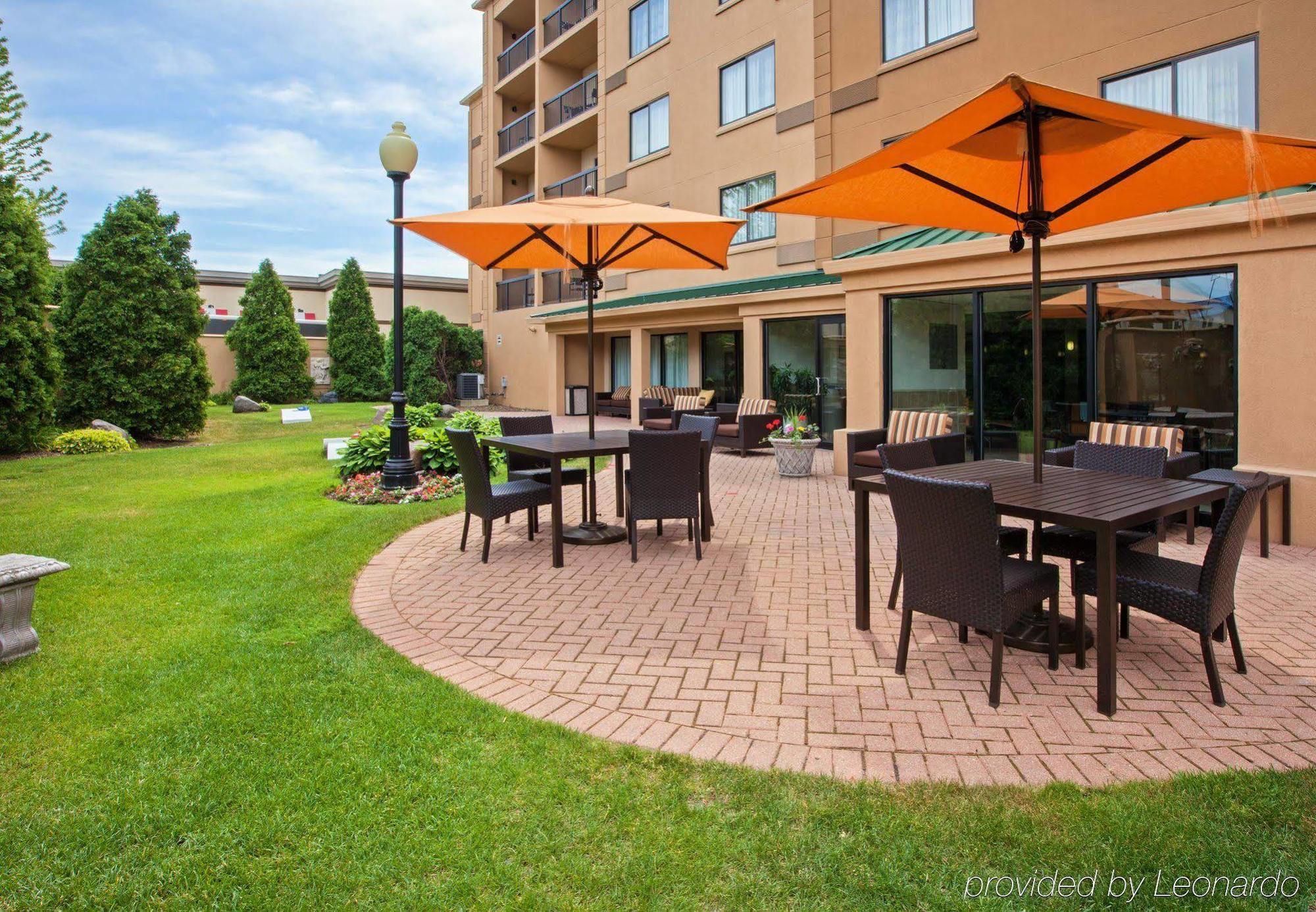 Courtyard Chicago Midway Airport Hotel Bedford Park Buitenkant foto